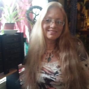 Meet your Posher, Demetta